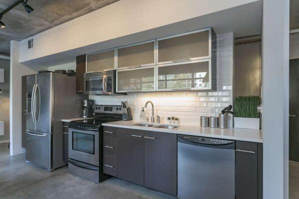 Luxe + Modern Johnny Cash Inspired Executive Condo Nashville Buitenkant foto