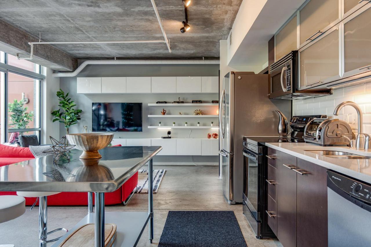 Luxe + Modern Johnny Cash Inspired Executive Condo Nashville Buitenkant foto